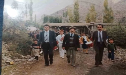 43 yıllık eğitimci duygu dolu vedada ezilme tehlikesi geçirdi