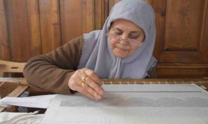 70 yaşındaki kadın usta 200 bin TLlik Antep işi sanat işliyor