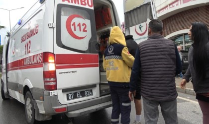 Alanyada motosiklet ile otomobil çarpıştı:1 yaralı