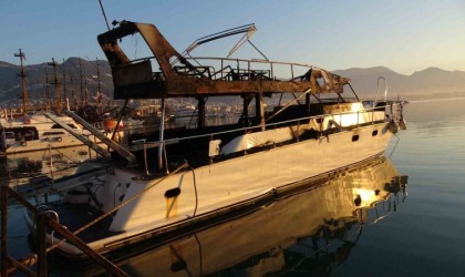 Alanyada teknede çıkan yangının boyutu gün ağarınca ortaya çıktı