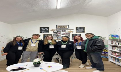 Anadolu Üniversitesi öğrencileri şehit polis anısına kütüphane kurdu