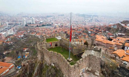 Ankarada milli yas nedeniyle yarıya indirilen bayraklar havadan görüntülendi