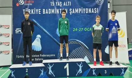 Aras İkra Yalçından Badmintonda çifte şampiyonluk