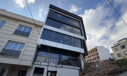 Asansör boşluğuna düşen 65 yaşındaki adam hayatını kaybetti