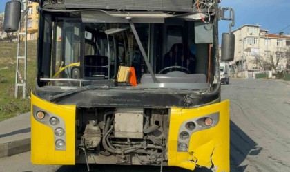 Avcılarda İETT otobüsleri kazaya karıştı: 4 yaralı