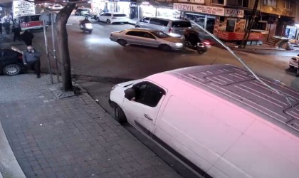 Bağcılarda yunus polisler kazada yaralandı: O anlar kamerada