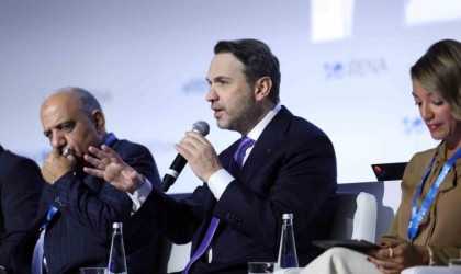 Bakan Bayraktar BAEde “Gelişmekte Olan Ülkelerde Enerji Dönüşüm Yolları” başlıklı panele katıldı