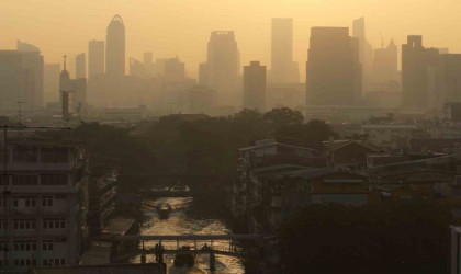 Bangkokta hava kirliliğini azaltmak için ulaşım ücretsiz olacak