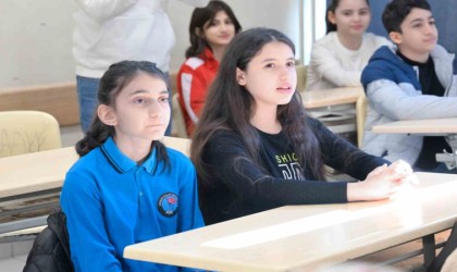 Başkan Bahçetepeden, Ayşegüle karne hediyesi