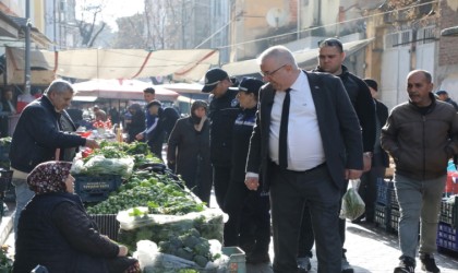 Başkan Ertaş Çarşamba Pazarında esnafı ziyaret etti