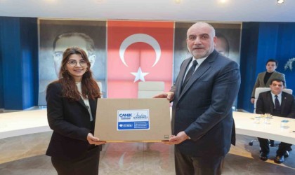 Başkan İbrahim Sandıkçıdan öğretmenlere laptop