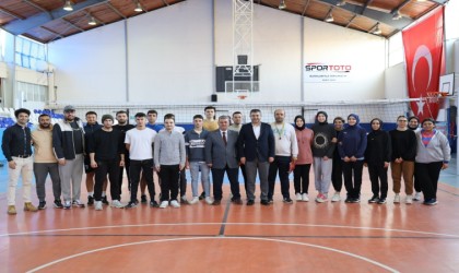 Başkan Necdet Akelden polis adaylarına moral ziyareti