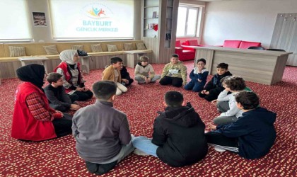 Bayburt Gençlik Merkezinin yarıyıl tatilindeki öğrencilere yönelik Gençlik Kış Kulübü başladı