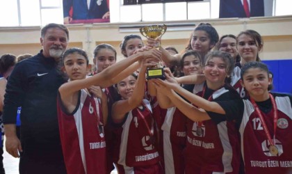 Bilecikte Yıldız Kızlar Basketbol Müsabakaları tamamlandı