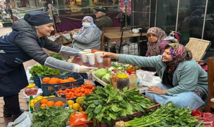 Büyükşehirin sıcak çorba ikramı binlerce vatandaşa ulaşıyor