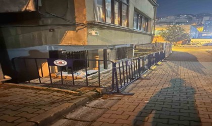 Çağlayandaki hasarlı bina belediyenin hızlı müdahalesi ile kontrol altına alındı