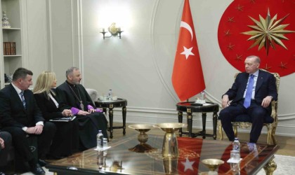Cumhurbaşkanı Erdoğan, Türkiye Ermeni Katolik Cemaati Ruhani Reisini kabul etti