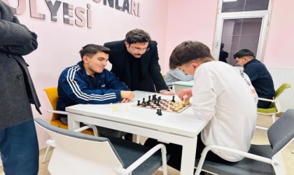 Değer Erzincan Projesi kapsamında Refahiyede satranç ve okçuluk sınıfı açıldı