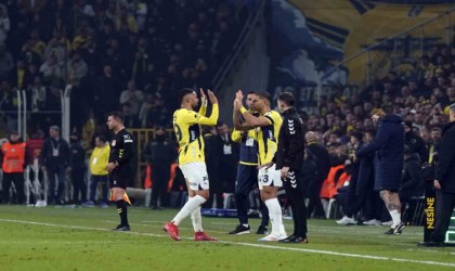 Diego Carlos ilk maçına çıktı