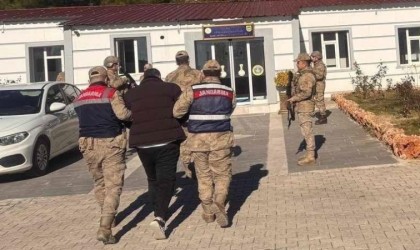 Diyarbakırda haklarında kesinleşmiş hapis cezası bulunan 2 şahıs yakalandı