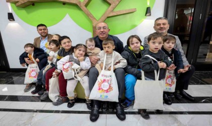 DOSD Meramın özel çocuklarıyla Şivlilik toplayan Başkan Kavuş hastanedeki çocukları da unutmadı