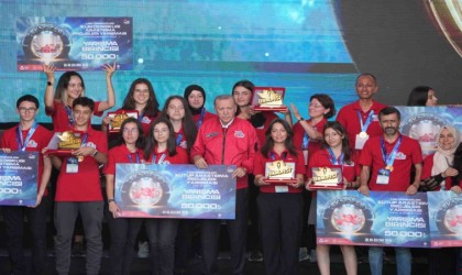 Dumlupınar Bilim ve Sanat Merkezi öğrencilerinden büyük başarı