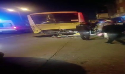 Duran İETT otobüsüne arkadan çarptı: 1 ölü 2 yaralı