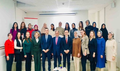 Elazığda öğretmen adayları sertifikalarını aldı