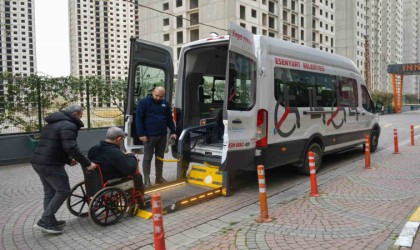 Esenyurtta engelli ve yaşlılara özel ulaşım desteği