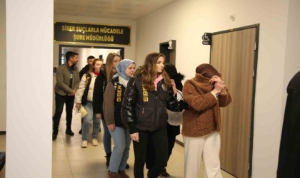 Evcil hayvan sahiplendirme vaadiyle vatandaşları 110 milyon 255 bin TL dolandıran şebeke çökertildi