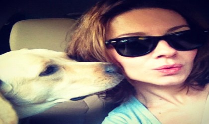 Feci yangında yaşamını yitiren stilist Feray Kanpolatın yaşadığı sitede sessizlik hakim