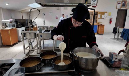 Gedizde Kız Mesleki Anadolu Lisesi öğrencilerinin pastaları göz kamaştırıyor
