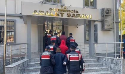 Germencikte uyuşturucu operasyonu: 3 tutuklama