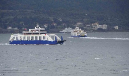 Gökçeada ve Bozcaadaya bazı feribot seferleri iptal edildi