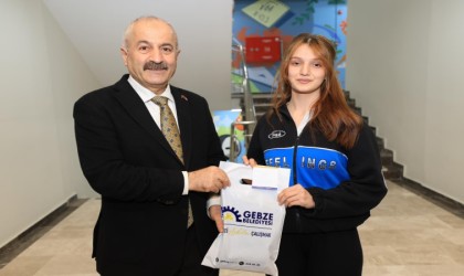 Güzidenin başarılı gençleri ödüllendirildi