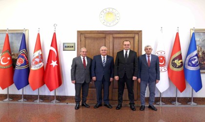 İhlas Medyadan Milli Savunma Bakanı Gülere ziyaret