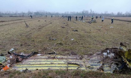 İranda eğitim uçağı düştü: 3 ölü