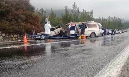 İzmirdeki kazada can pazarı: 1 kişi yanarak öldü, 3 kişi yaralandı