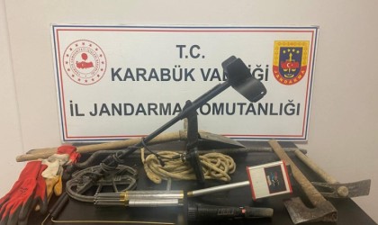 Kaçak kazı yaparken yakalandılar