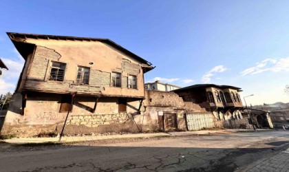 Kahramanmaraştaki tarihi evler restorasyon bekliyor