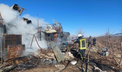 Karamanda depo yangınında büyük çapta maddi hasar oluştu