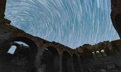 Karamanın tarihi mekanlarından yıldızlar görsel şölen oluşturdu