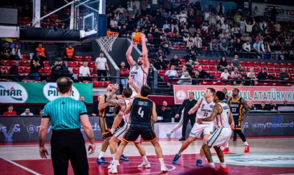 Karşıyaka, seriyi son maça taşımak istiyor