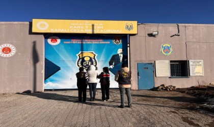 Karsta uyuşturucu taciri kadın tutuklandı