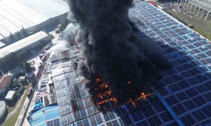 Kırklarelinde oyuncak fabrikasındaki yangın dronla görüntülendi