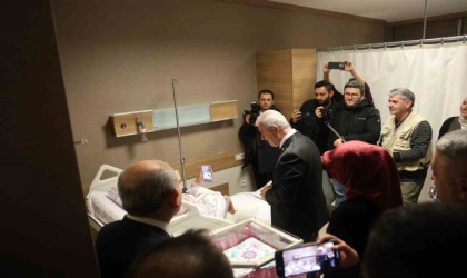 Konyada yılın ilk bebeğini görevdeki asker babası görüntülü aramayla gördü