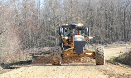 Köylerde malzemeli bakım çalışmaları sürüyor
