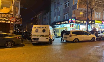 Küçükçekmecede çay ocağına bomba atıldı