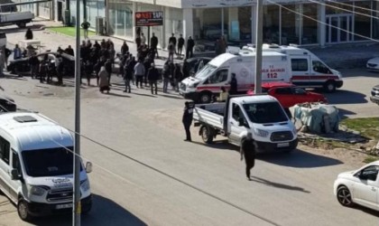 Mardinde iki otomobil çarpıştı: 2 yaralı