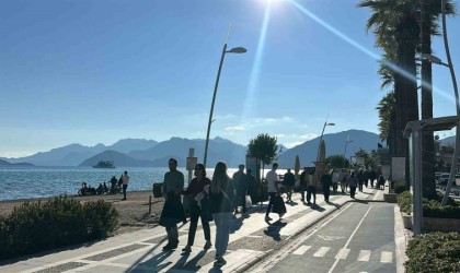 Marmariste güneş yüzünü gösterdi, sahiller hareketlendi